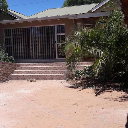 Beverly Corner Lodge Matatiele Bagian luar foto
