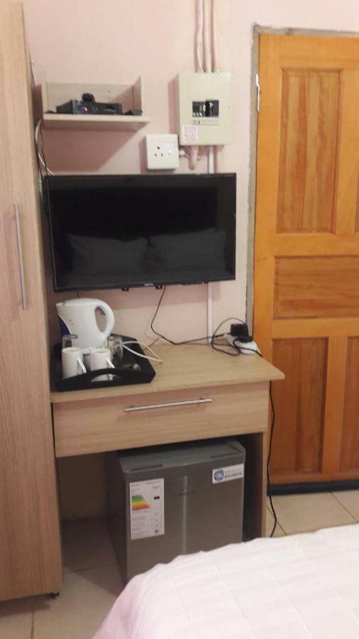 Beverly Corner Lodge Matatiele Bagian luar foto